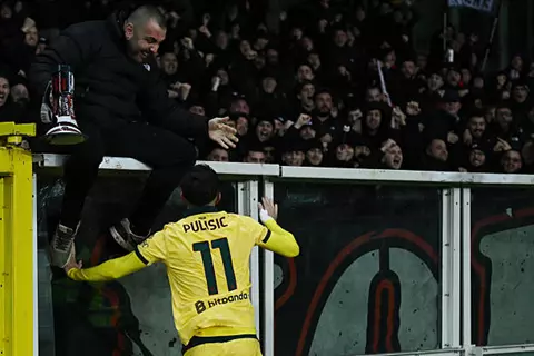 ريمونتادا في تورينو.. ميلان ينتزع قمة الدوري الإيطالي